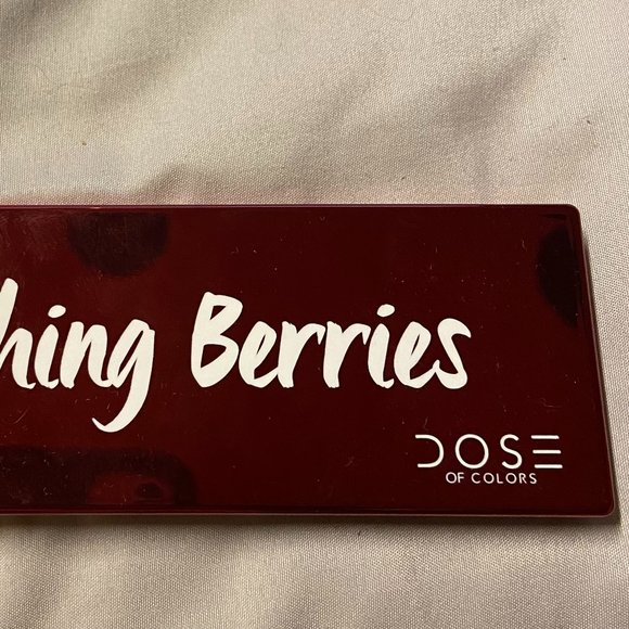 Dose of Colors Blushing Berries palette - Picture 2 of 4